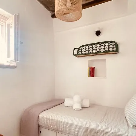 Th_eros House Istérnia